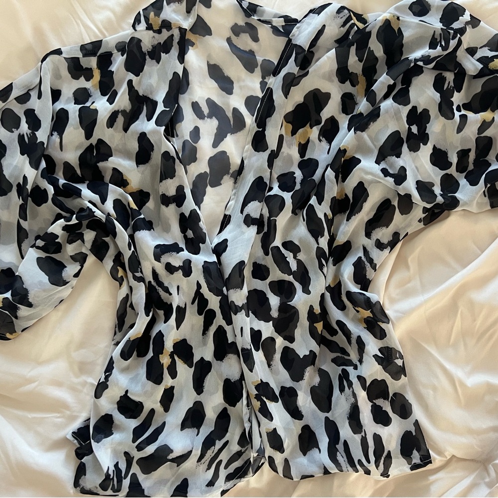 Lightweight Leopard Print Kimono